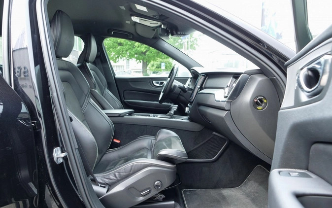 Volvo XC 60 cena 129900 przebieg: 151522, rok produkcji 2018 z Głogów Małopolski małe 529
